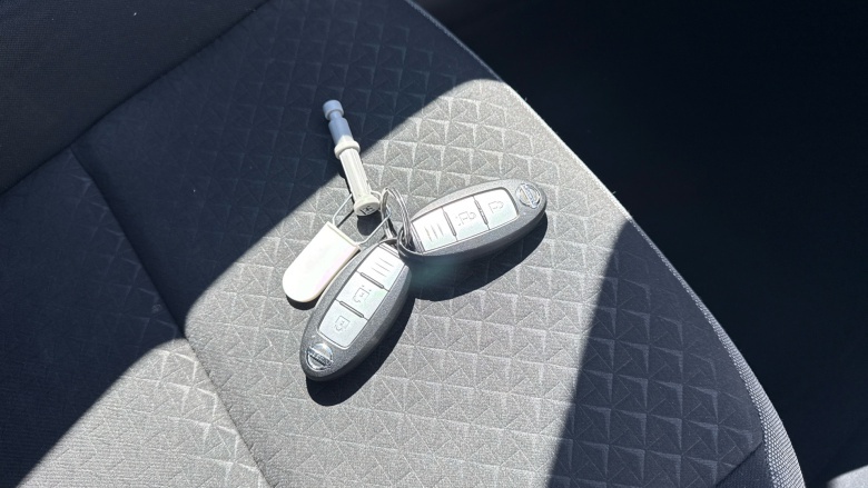 Nissan Juke 1.0 DiG-T 114 N-Connecta 5dr Petrol Hatchback